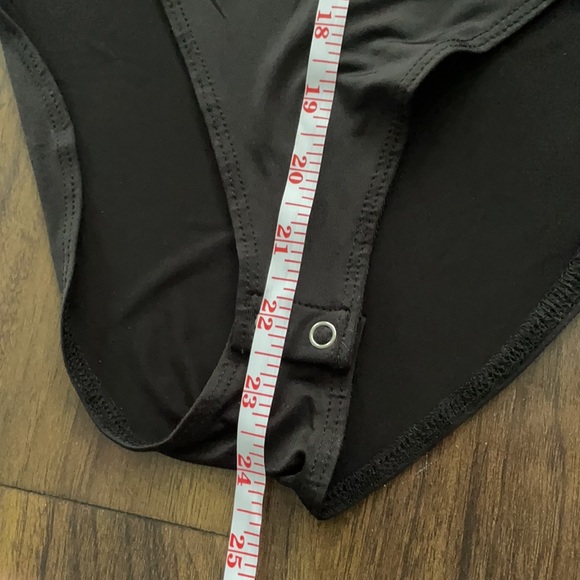 Black Open Back Sleeveless Mock Neck F21 Bodysuit - Picture 12 of 13